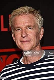 How tall is Matthew Modine?